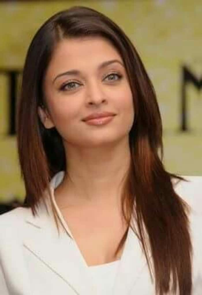 Aishwarya Rai , Abhishek Bachchan , Jaya Bachchan, Amitabh Bachchan, Jaya Bachchan Aishwarya Rai, Amitabh Bachchan feeling on Aishwarya Rai, Aishwarya Rai relationship with Amitabh Bachchan, Aishwarya Rai Abhishek Bachchan Fights , Aishwarya Rai Abhishek Bachchan divorce rumours , Aishwarya Rai Abhishek Bachchan marriage in trubble , Aishwarya Rai Abhishek Bachchan photo , Aishwarya Rai Abhishek Bachchan news , Aishwarya Rai Abhishek Bachchan video