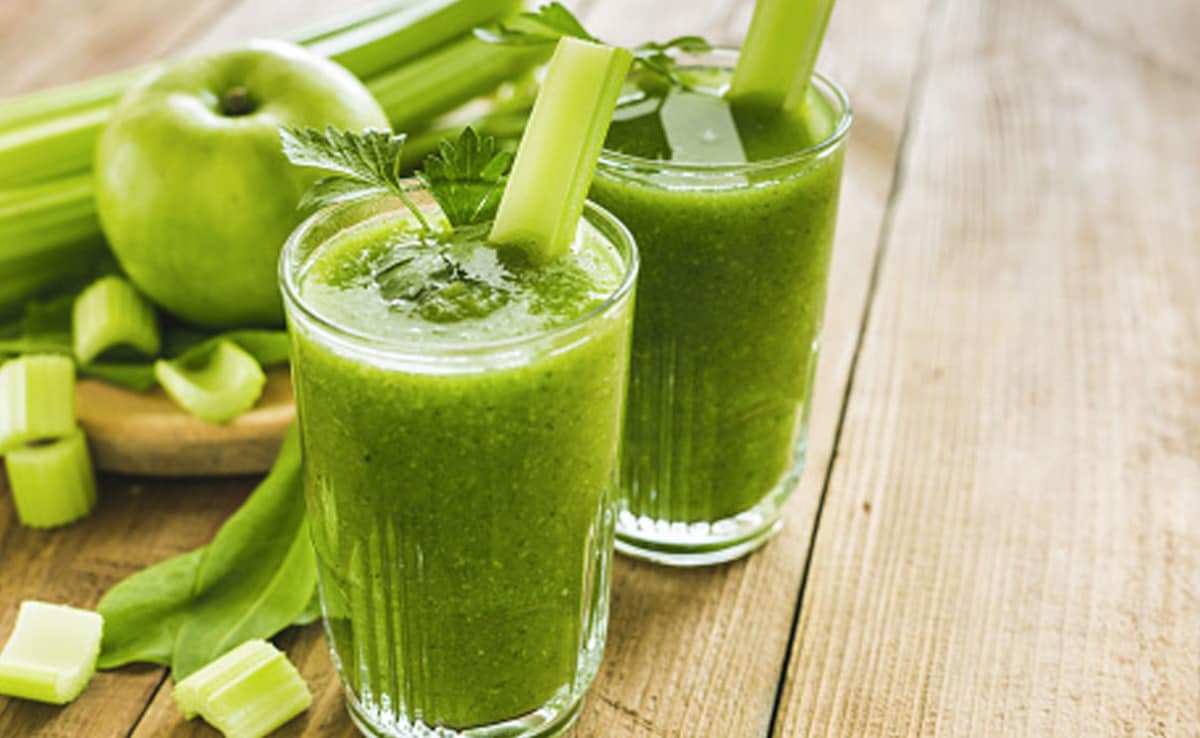 Make fresh green smoothie at home.